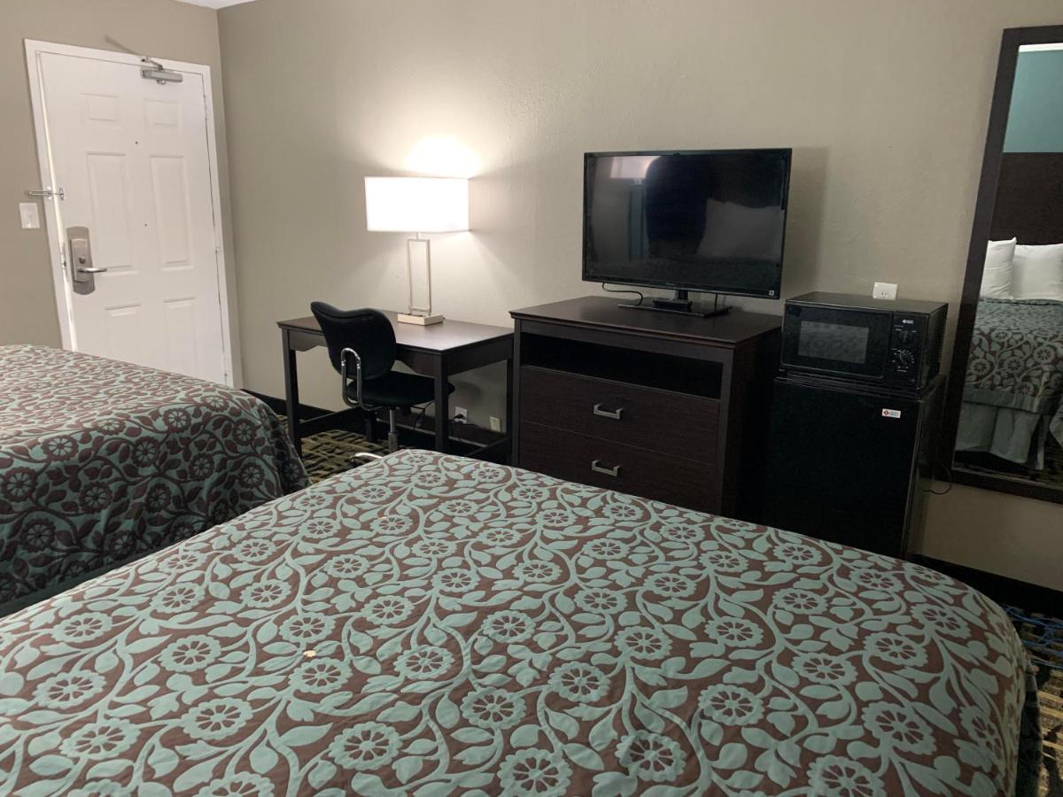 Days & By Wyndham Germantown Area