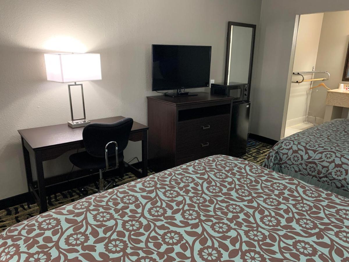 Days & By Wyndham Germantown Area Hotel